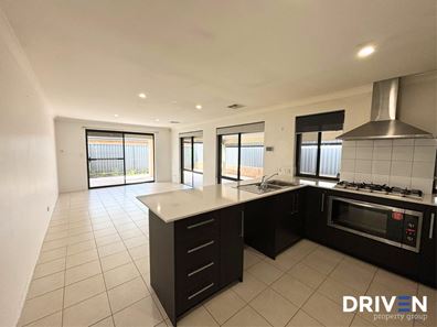 6 Hazewinkel  Gardens, Champion Lakes WA 6111
