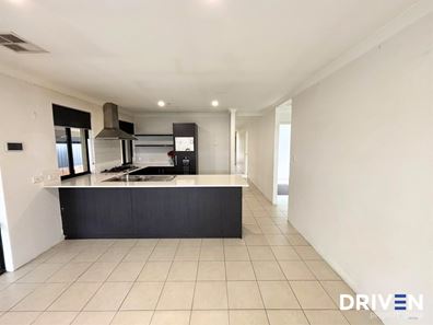 6 Hazewinkel  Gardens, Champion Lakes WA 6111