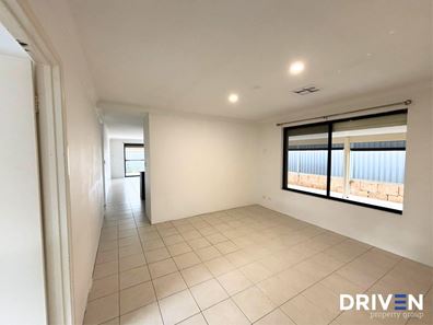 6 Hazewinkel  Gardens, Champion Lakes WA 6111