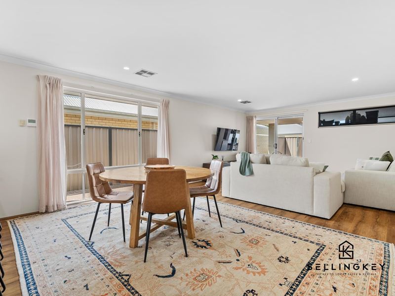 16 Tordera Parkway, Piara Waters WA 6112