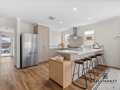 16 Tordera Parkway, Piara Waters WA 6112