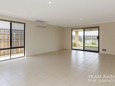 18 Midgegooroo Street, Ellenbrook WA 6069