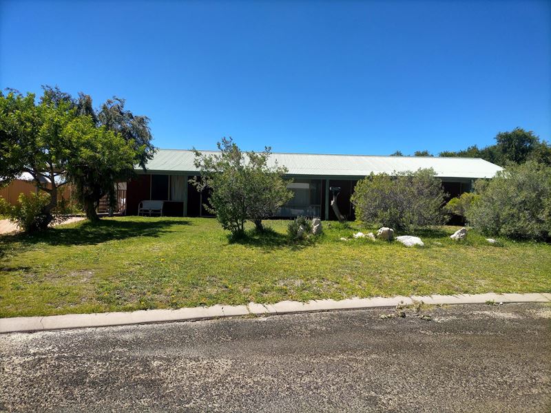12 Thomas Place, Lancelin