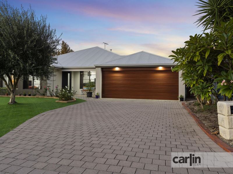 8 Versailles Parkway, Aubin Grove