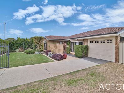 100 Seabrooke Avenue, Rockingham WA 6168