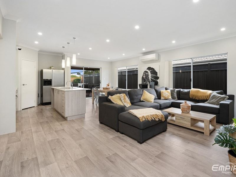 32 Grapestone Road, Piara Waters