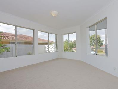 2 Townshend Way, Kardinya WA 6163