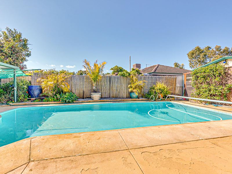 12 Kelvedon Way, Huntingdale WA 6110