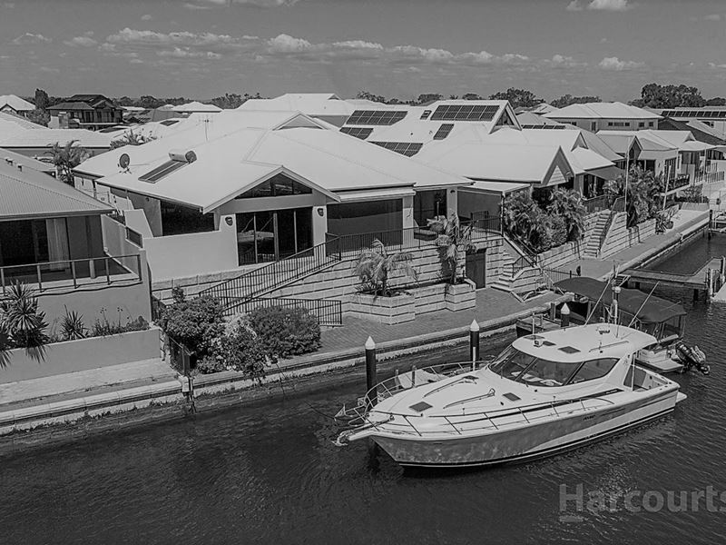 8 Ragamuffin point, Halls Head WA 6210