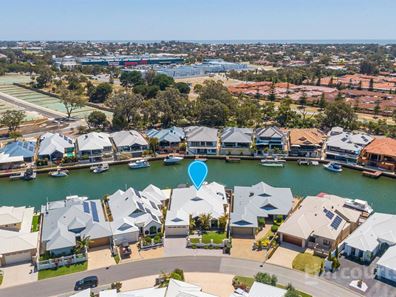 8 Ragamuffin point, Halls Head WA 6210