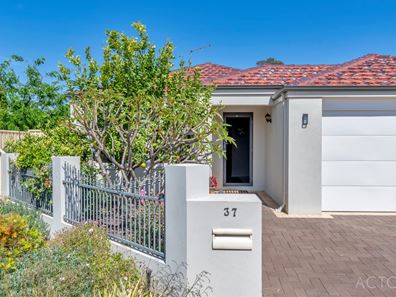 37 Warburton Trail, Lakelands WA 6180