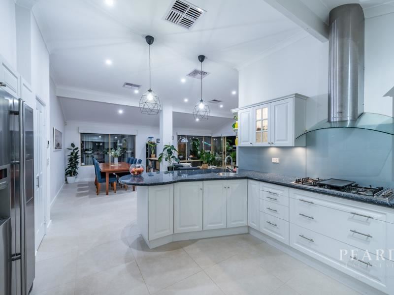 8 West View Boulevard, Mullaloo