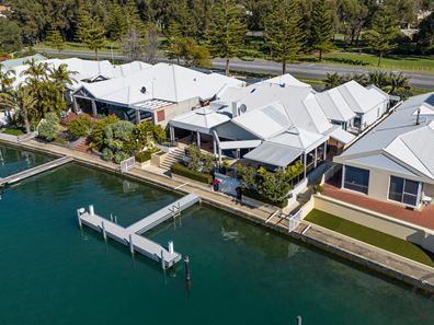 10 Baruna Court, Halls Head WA 6210