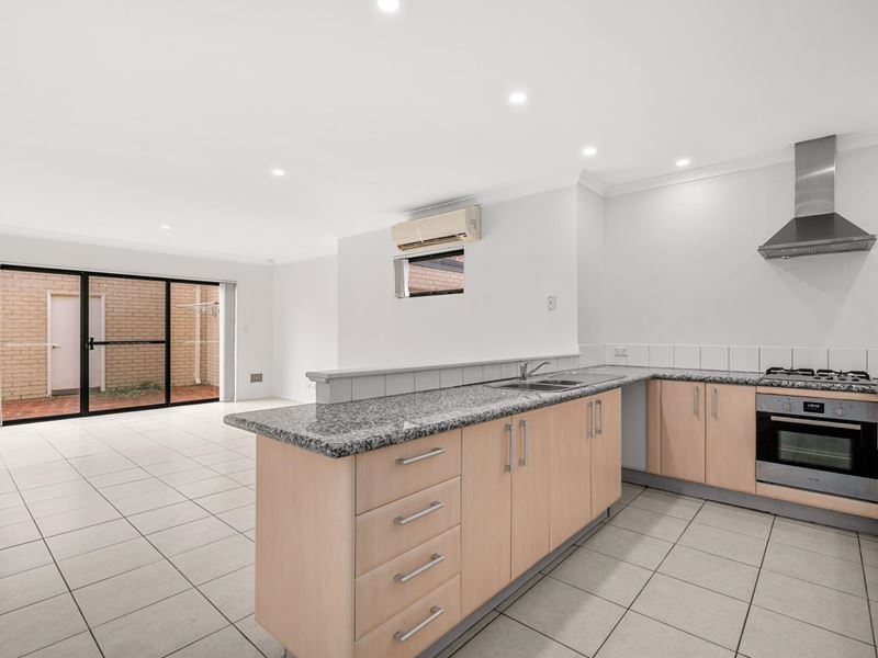 4/8 Toledo Close, Cannington