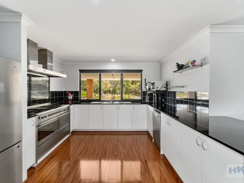 31 Stanbury Crescent, Ellenbrook