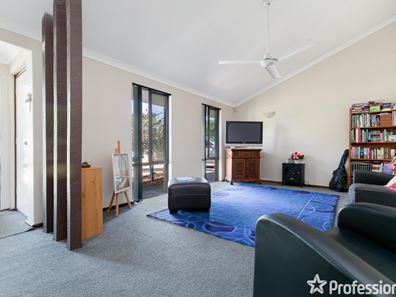 14 Collins Road, Willetton WA 6155