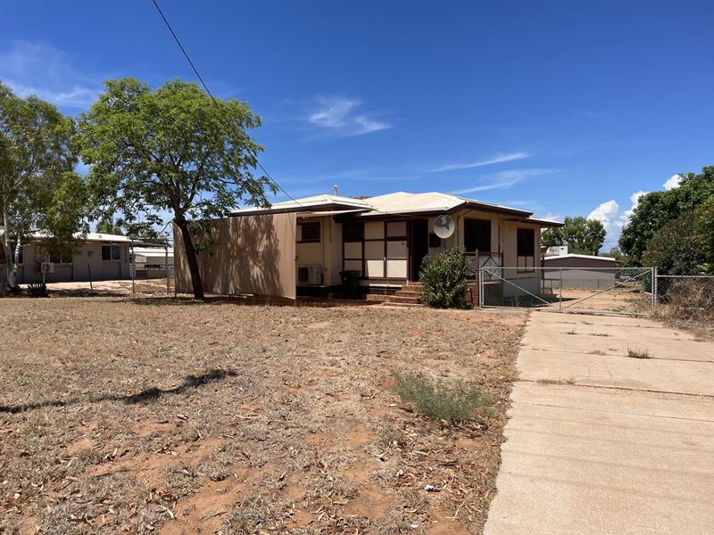 16 Falls Street, Exmouth