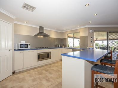 8 Flamingo Trail, Ballajura WA 6066