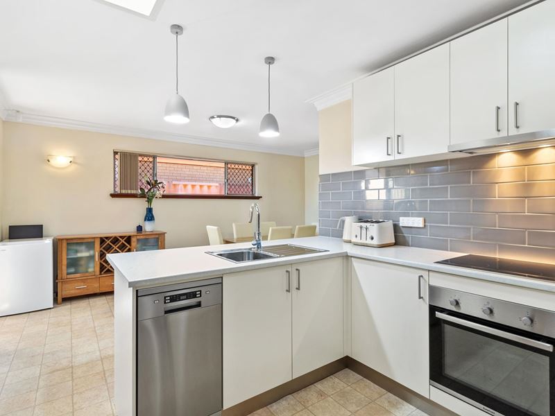 7 Glenwood Way, Balcatta