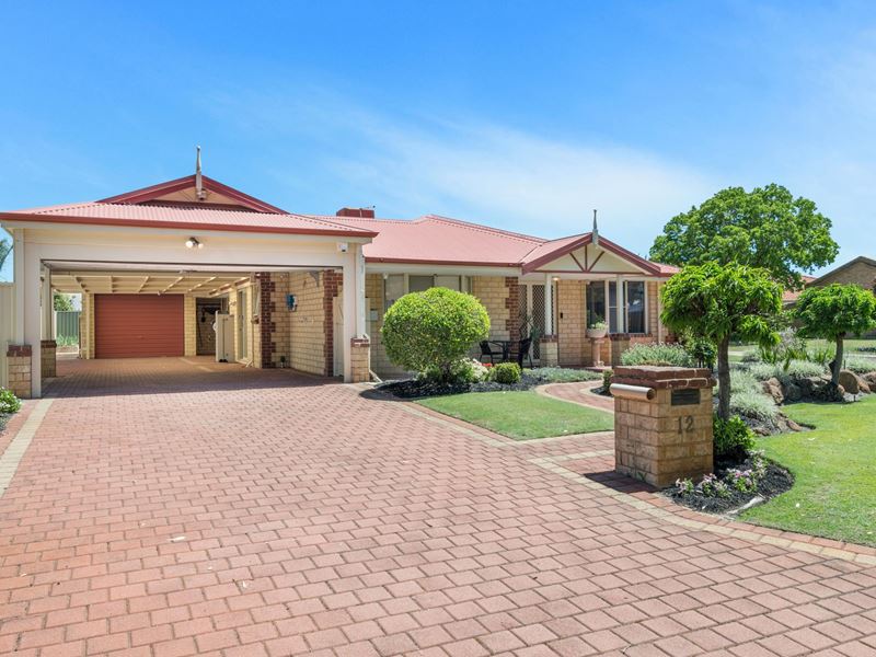 12 St Ivens Court, Canning Vale