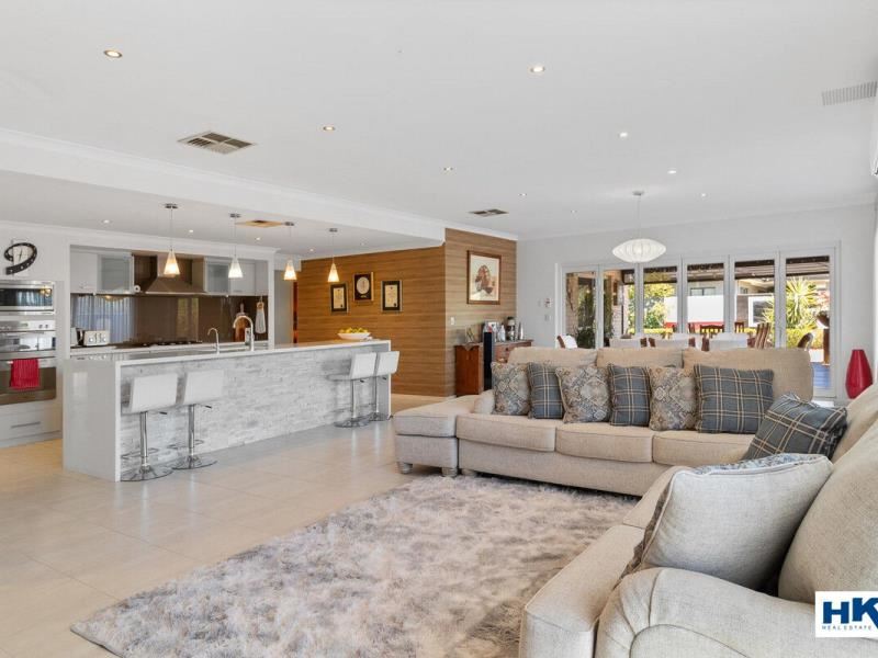 15 Manila Way, Aveley