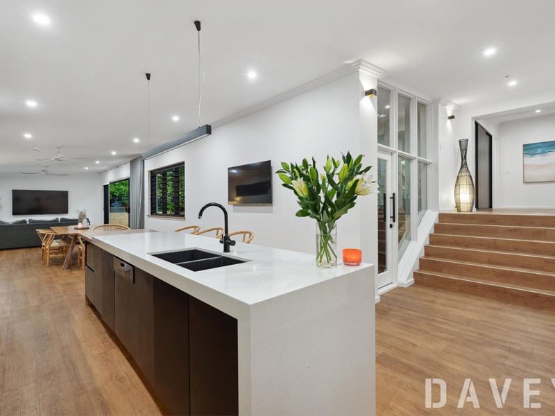 5 Tenardi Court, Greenwood
