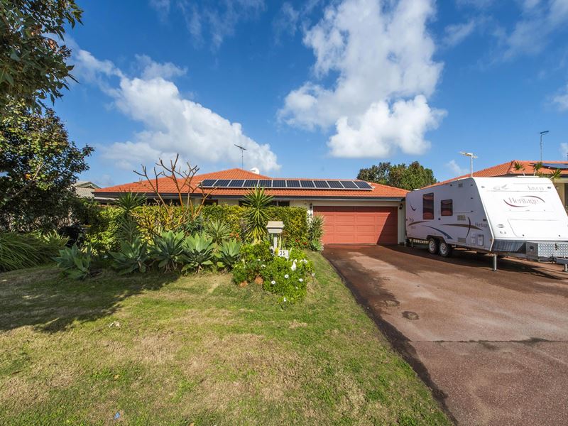 35 Peelwood Parade, Halls Head