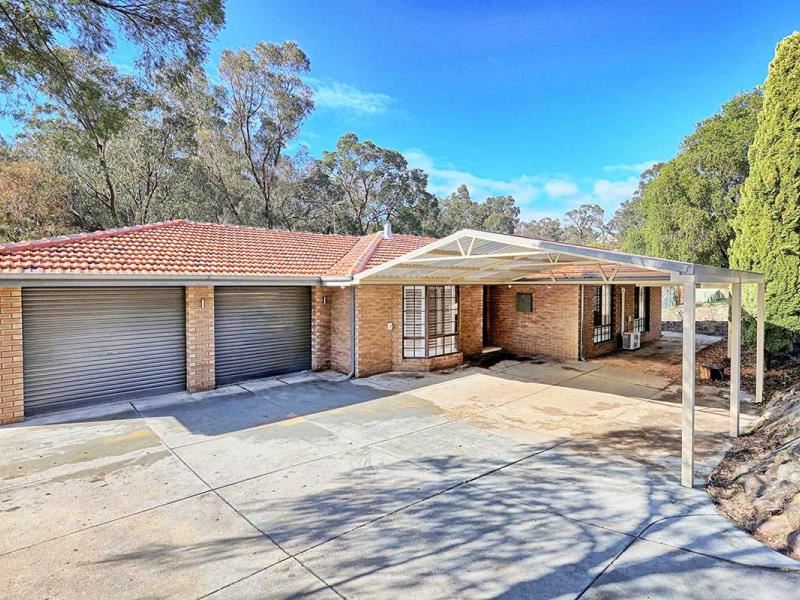 98 Amethyst Crescent, Mount Richon WA 6112