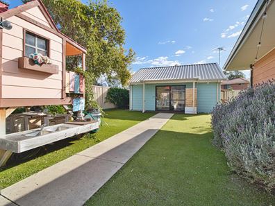 11 Hamersley Court, Cooloongup WA 6168