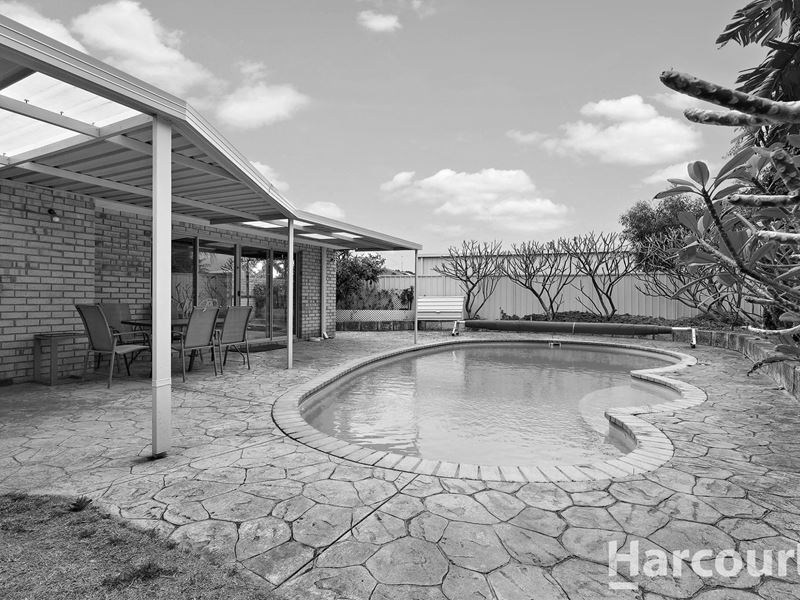 2 Barlee Close, Greenfields