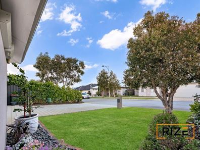 16 Ausfeld Street, Banksia Grove WA 6031