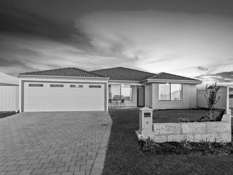 11 Rayner Promenade, Lakelands WA 6180