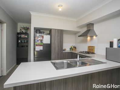 52/45 Elvire St, Viveash WA 6056