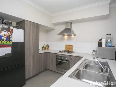 52/45 Elvire St, Viveash WA 6056