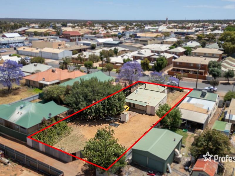 13 Hanbury Street, Kalgoorlie