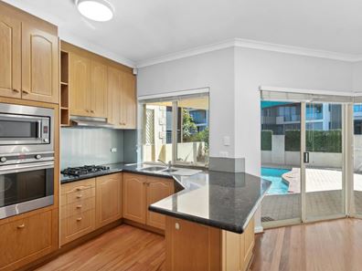 11a Brighton Road, Scarborough WA 6019