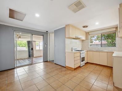 24 Watsonia Street, Maddington WA 6109