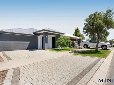 3 Leighfield Road, Hilbert WA 6112