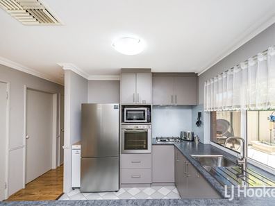 8/2 Glennis Close, Gosnells WA 6110
