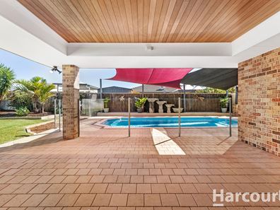 5 Lutea Road, Halls Head WA 6210