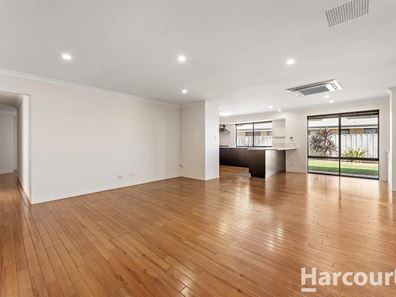 5 Lutea Road, Halls Head WA 6210