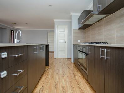 7 Windrow Grove, Whitby WA 6123