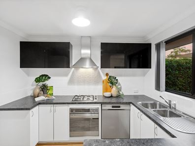 4/126 Walter Road, Bedford WA 6052