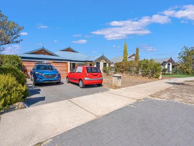 12 Birkett Circle, Ellenbrook WA 6069