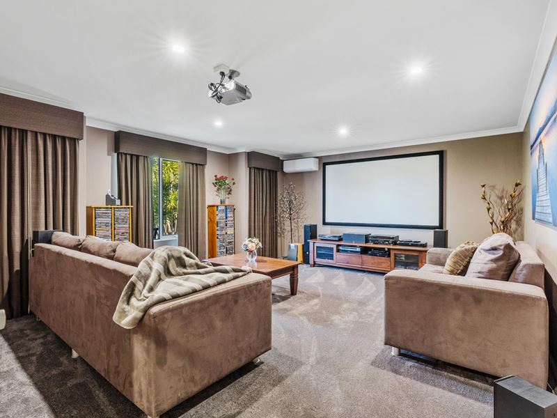 1 Santa Clara Crescent, Clarkson WA 6030