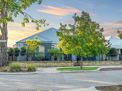 1 Santa Clara Crescent, Clarkson WA 6030