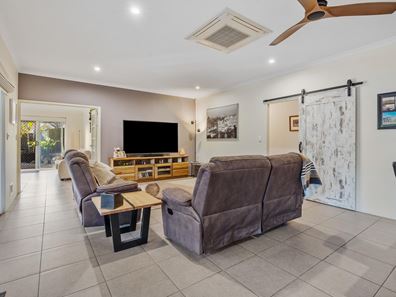 1 Santa Clara Crescent, Clarkson WA 6030