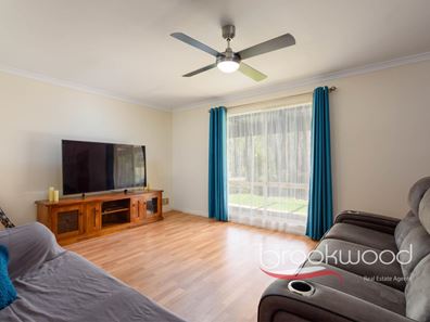 20 Dunham Glen, Wooroloo WA 6558