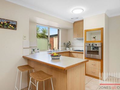 12/1 Iolanthe Street, Bassendean WA 6054