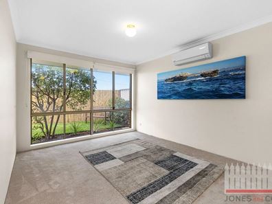 12/1 Iolanthe Street, Bassendean WA 6054